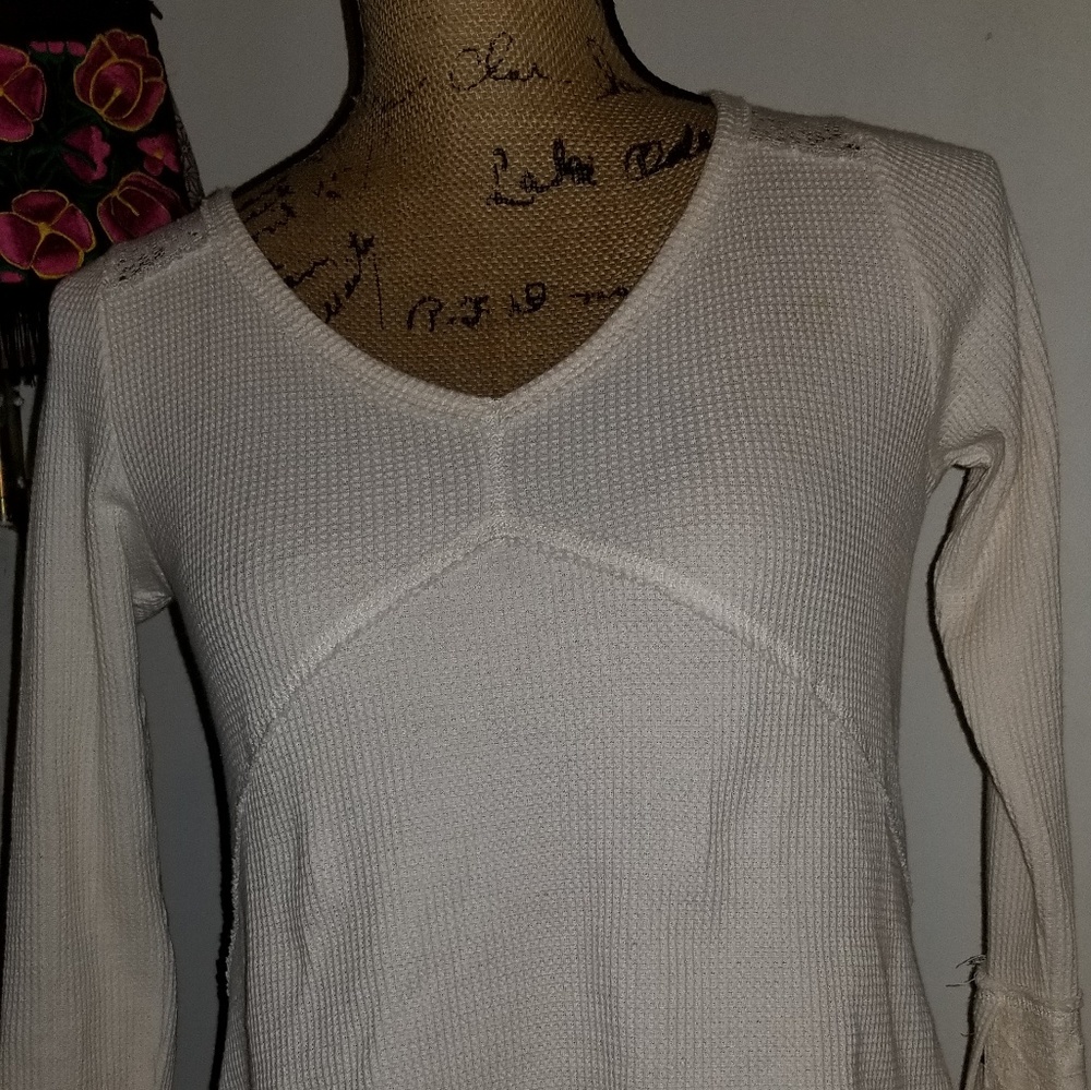 Knit/lace long sleeved shirt